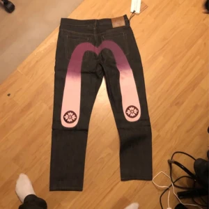 Evisu jeans | Gradient Japan  - Fick den i julklapp men tyckte inte om den så säljer de!