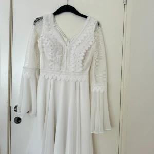 Klänning  - Använts aldrig