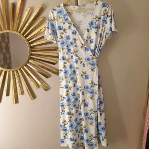 Klänning  - omlott klänning 