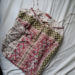 Y2k linne - Ej använt, köpt second hand