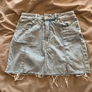 Jeanskjol  - Jeanskjol i storlek S