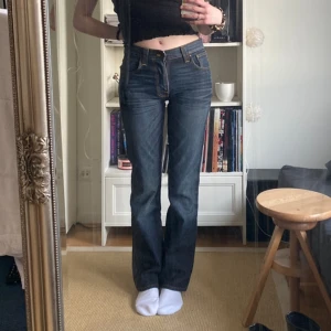 Nudie Jeans🧡 - Assnygga jeans, äkta Nudie! Stl: W30 L32  Nyskick, knappt använda!   Kan mötas upp i Sthlm annars står köparen för frakt ❣️