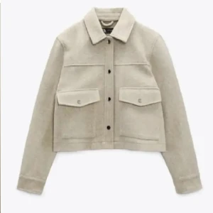 Zara jacka - Zara beige jacka/kappa, perfekt till våren och sommaren. Nyskick. 