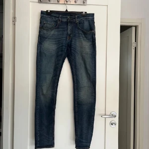 Tiger of Sweden Jeans - Säljer ett par tiger of Sweden jeans. Inga skador eller defekter. Storlek W32 L32, modell slim. Hör av er vid frågor eller funderingar!