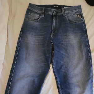  nya replay jeans - Helt nya klippte bort alla tags sen ångrade jag mig och kan inte returnera skriv om du vill ha fler bilder W31 L30