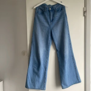 Jeans  - Jeans, jag har haft på mig den kanske 4 gånger. 