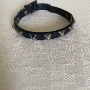 Valentino armband - Avgör skick själva