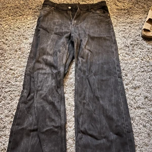 Monki jeans  - Sköna jeans från monki, passar både killar och tjejer. Se mitt andra inlägg för passform