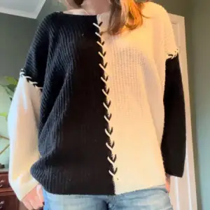 Cool asymmetrisk stickad tröja med stygn! 