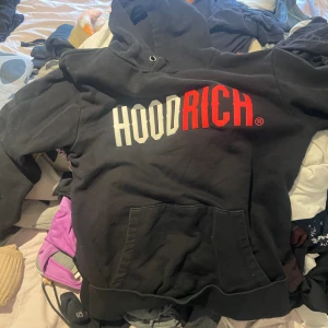 Hoodrich  - Köpt för 600kr säljer den för 110kr