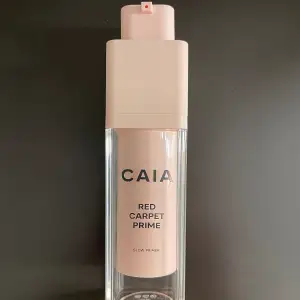 Säljer denna primer från caia i färgen light to medium, endast testad en gång