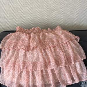 Jättesöt rosa kjol från By Clara i storlek S/M.  Aldrig använd! 