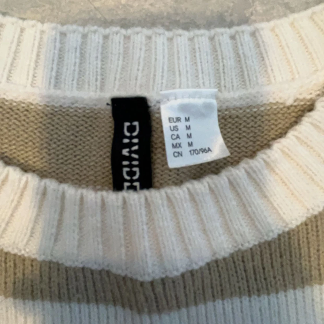 Randig stickad tröja - 90