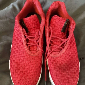 Jordan futures  - Jordan futures väldigt fina skor nu till sommaren.