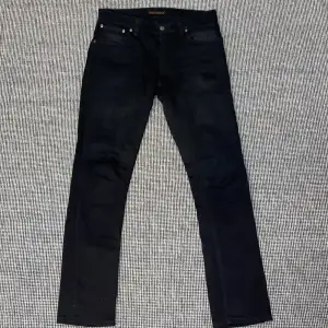Några slim jeans som aldrig har använts. Svarta nudie jeans & co. Nytt pris: 1400kr Mitt pris: 500kr