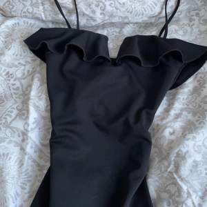 Jätte fin svart klänning, hade haft kvar den men passar tyvär inte💞 Har bara testat den en gång💞