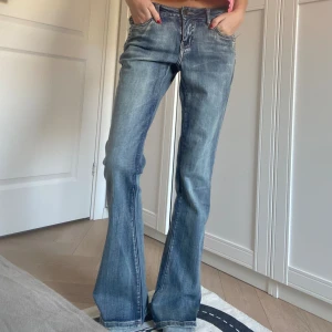 Bootcut jeans - Så snygga utsvängda bootcut jeans💓