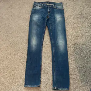 Ett par feta nudie jeans i storleken 27/32 helt nya om det skulle vara någon fråga så är det bara att skriva/Lionel😊