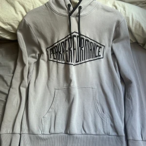 Peak Performance hoodie - Peak Performance hoodie i storlek S. Bra skick, nypris 6-700