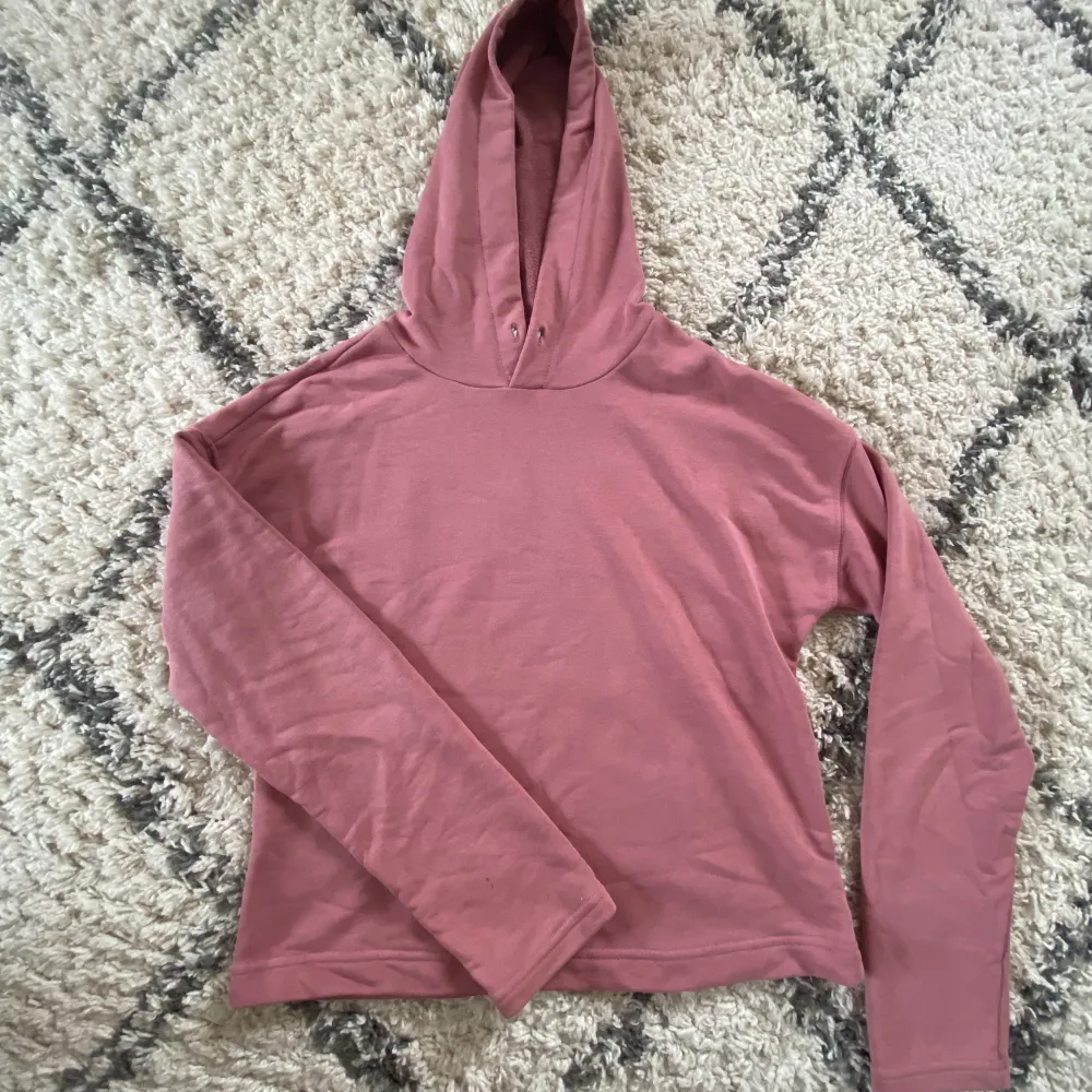 Rosa Hoodie från Cubus🩷 OBS! Inga snören.. Hoodies.