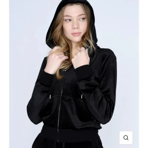 Juciy tröja  - Använd 2 ggr ser ut som ny  jätte mjuk och skön 