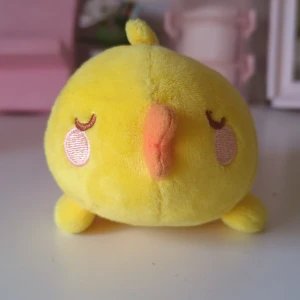 Piupiu plushie - Litet piupiu gosedjur i super bra skick! På sista bilden ser man hur stor den är jämfört med en hårborste🫶🏼 (hårborsten ingår ej)