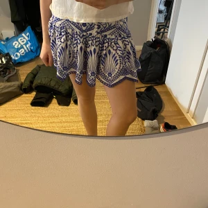 Jätte söt kjol💓☀️ - Jätte fin blå mönstring kjol! Inte använt så mycket så den är i bra skick!☀️💓