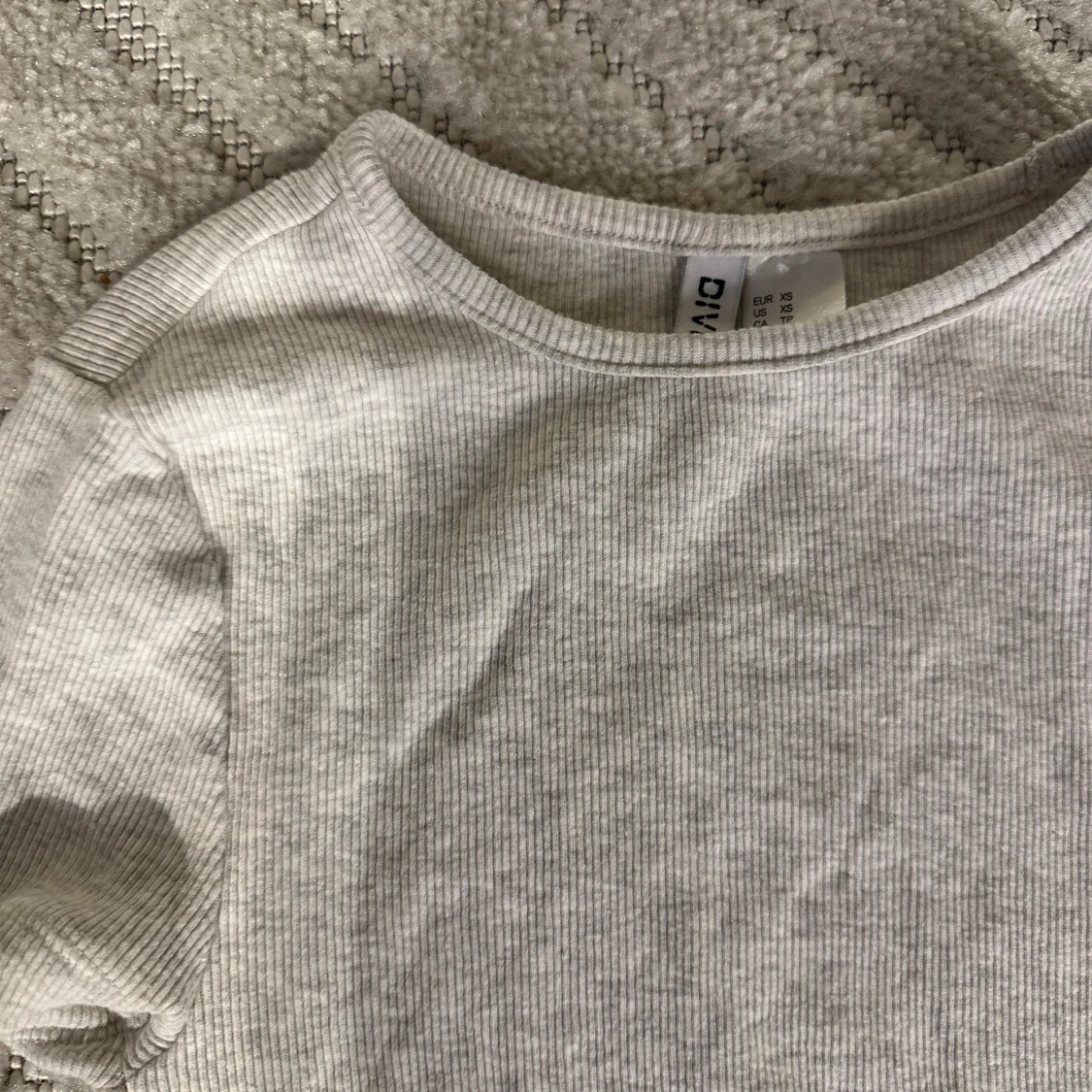 Ljusgrå crop top - 90