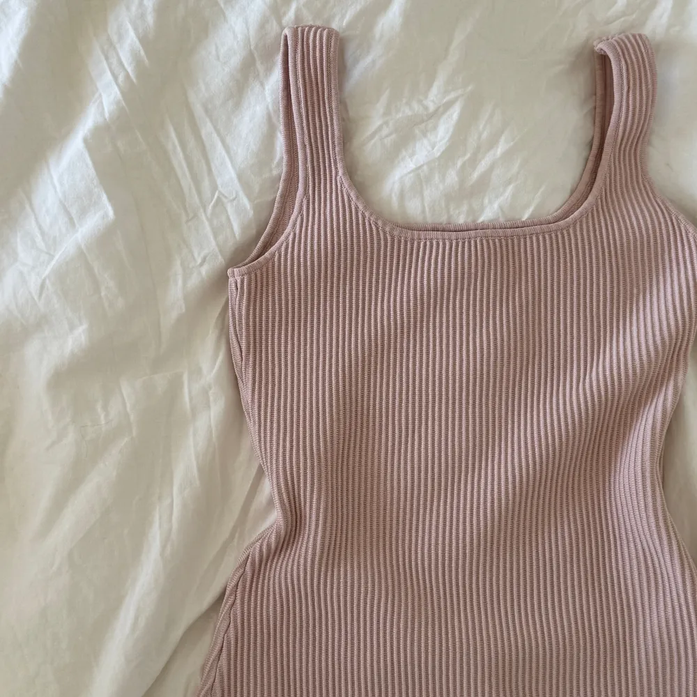 Mini rosa klänning från Princess Polly💗 Jätte bra kvalitet och ger fin figur Storlek- XS/S Price - 350kr. Klänningar.