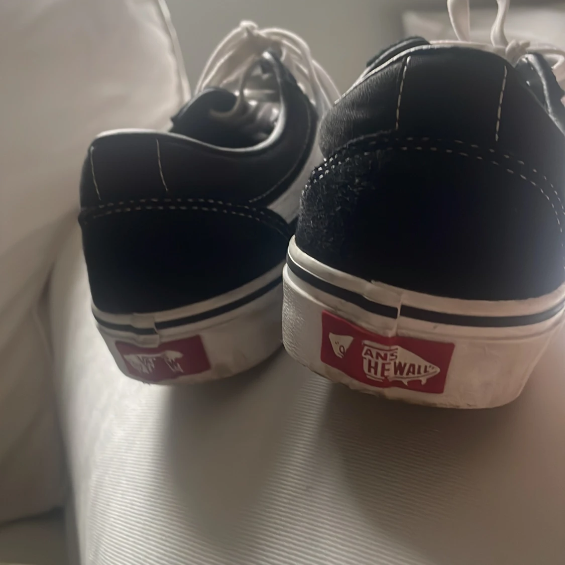 Svarta vans skor  - 91