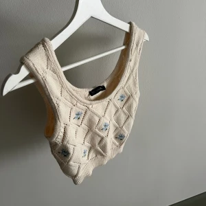 Sommarlinne - Drömmigt sommarlinne från Chiquelle. Aldrig använt och därav i nytt skick💛