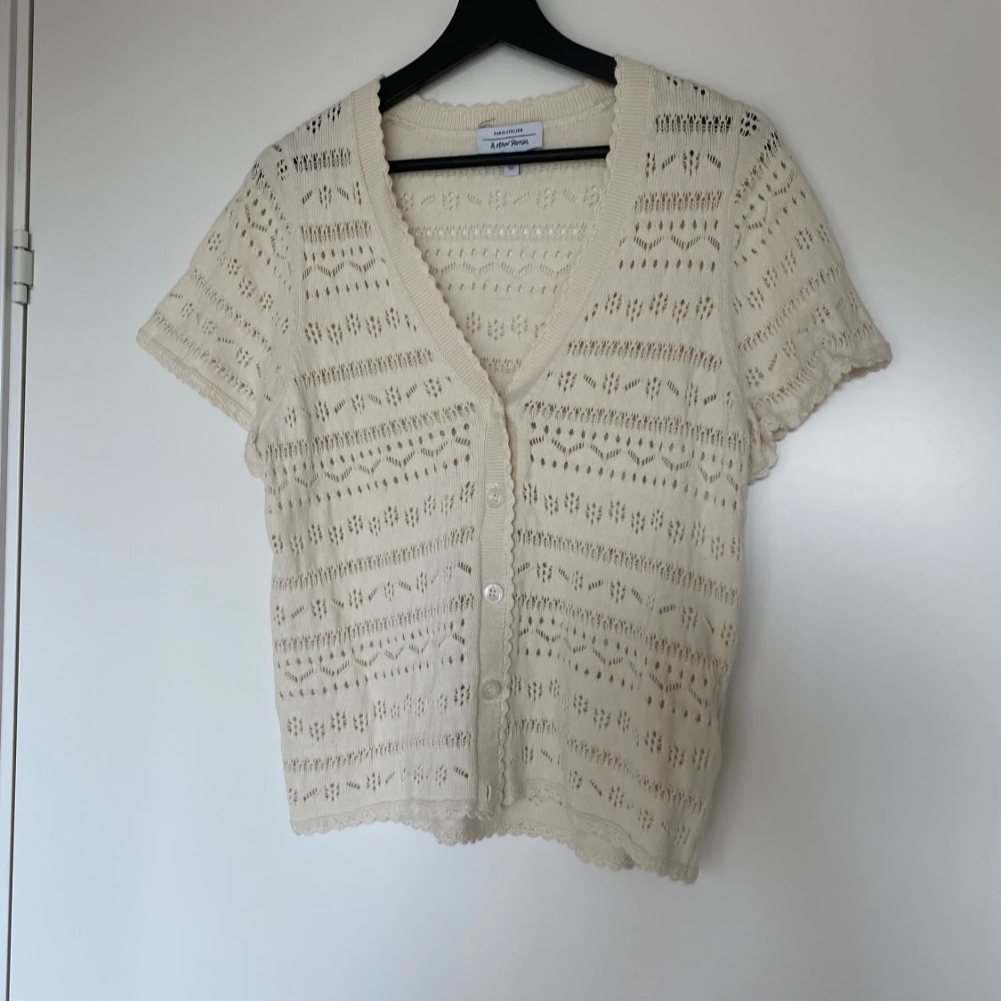 Krämvit virad topp - 90