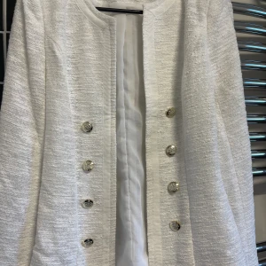 kappa/blazer - Skick som ny aldrig kommit till användning.  storlek 34 som small passar en liten medium.  kommer från djur o rökfritt hem  endast swish 