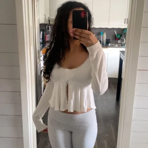 Gina topp - Säljer denna topp därför att den inte kommer till användning, har använt 1-3 gånger, storlek m men passar mig som vanligtvis brukar ha S/xs 