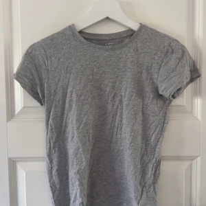 T-shirt - T-shirt från lager i fint skick ❤️