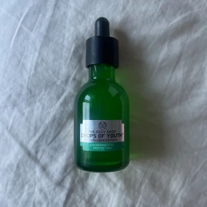The body shop - Drops of youth serum från the body shop! Helt ny och aldrig använd💕