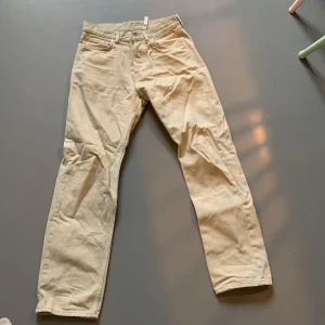 Weeday jeans med mönster - Weeday jeans med grön/vitt mönster