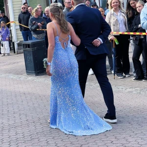 Ljusblå balklänning  - Säljer min perfekta ljusblå balklänning 