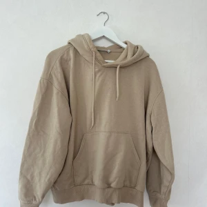 Weekday hoodie - Knappt använd. Storlek S