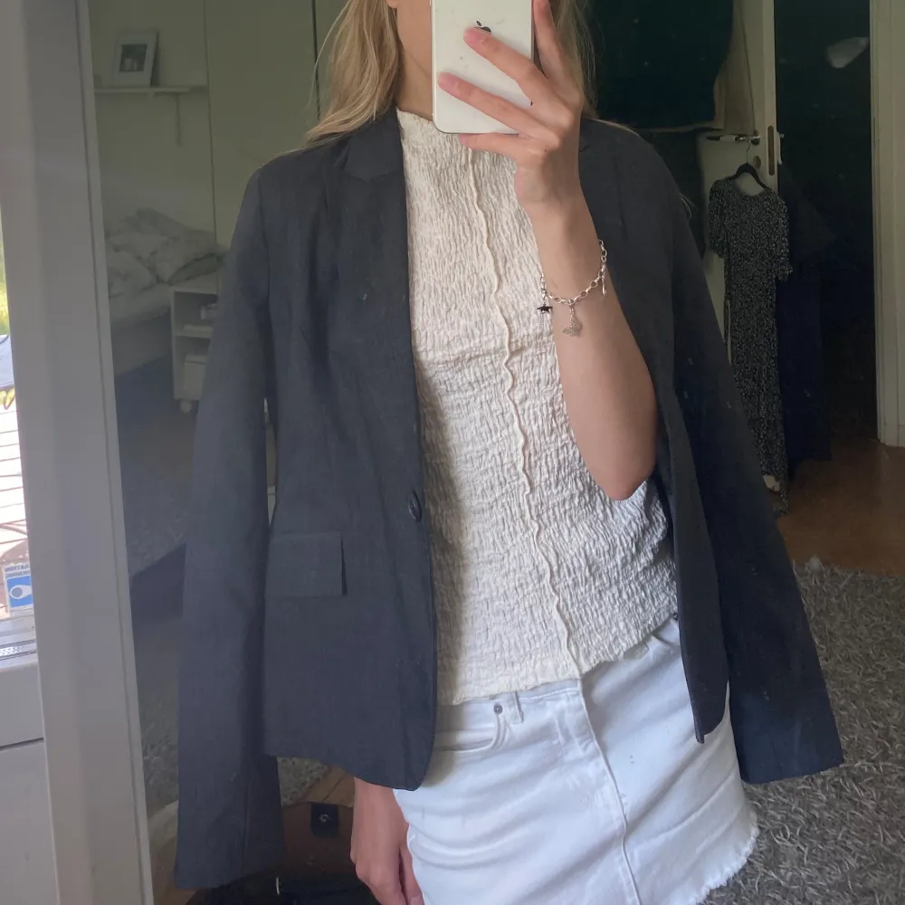 jättefin grå kavaj 😍 i perfekt skick!. Puvut & Bleiserit.