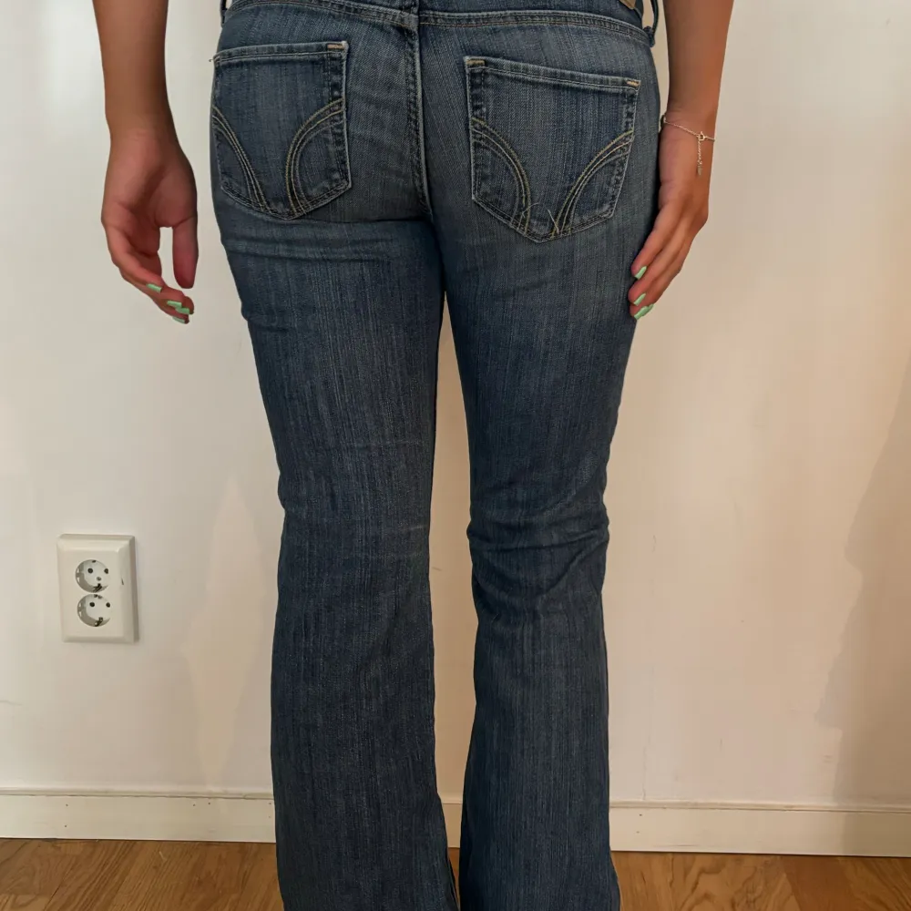 Såå fina lågmidjade jeans från hollister🥰🥰🥰. Jeans & Byxor.