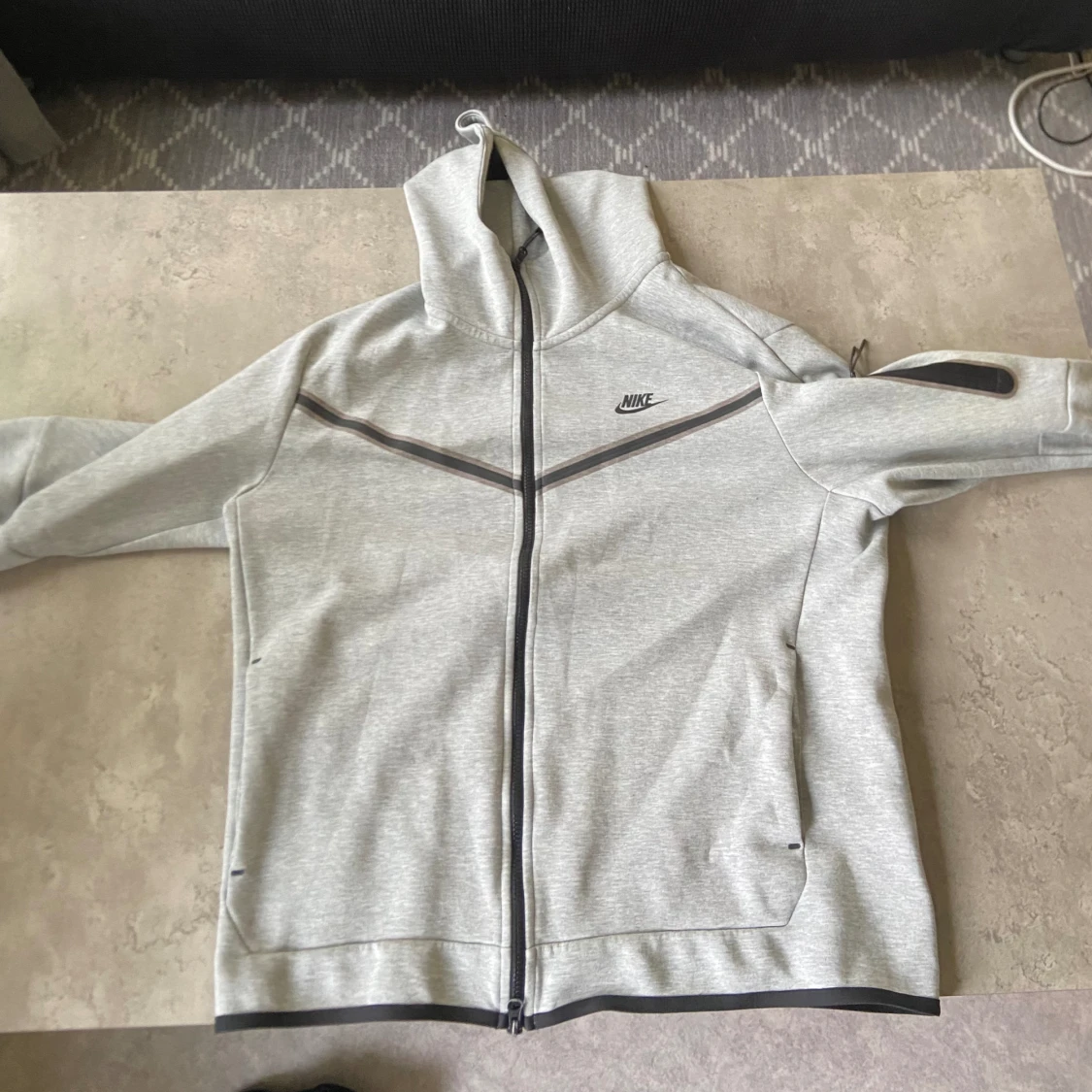 nike tech fleece i storlek Large