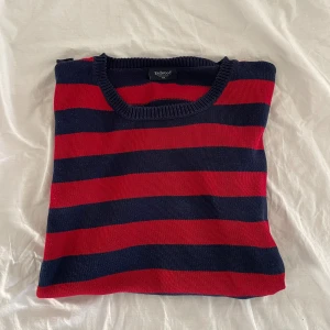 Randig Redwood Sweatshirt  - Från redwood, bättre kvalitet än brandy men påminner om deras Brianna😇 har nå år på nacken men är ändå i fint skick!