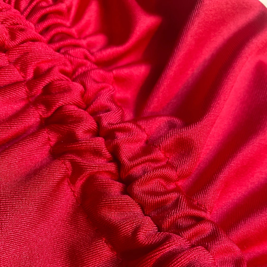 Röd klänning med slits  - 92