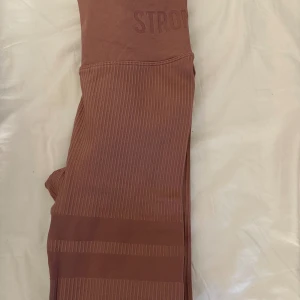 Stronger tränings byxor - Är för smått för mig nu Storlek= S/XS