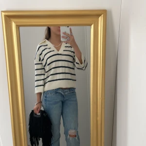 Stickad tröja - As snygg stickad tröja. Passar både xs och s 