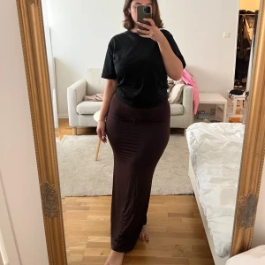 Brun maxikjol från Zara - Använt en gång, strl M