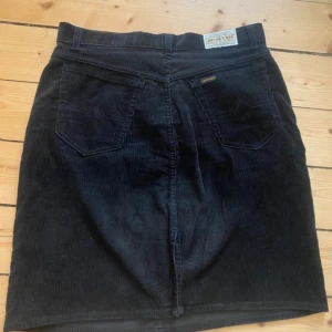 Manchesterkjol jesus - Svart manchesterkjol från märker jesus, bra skick! 