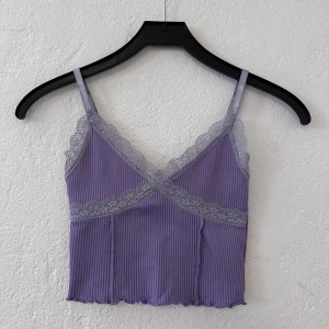 Pulpos top - Almost new, it just has a tiny mark in the front. Size XSS