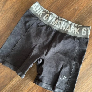 GYMSHARK  - Helt nya träningsshorts från Gymshark!  Endast provade men var tyvärr för små för mig. 